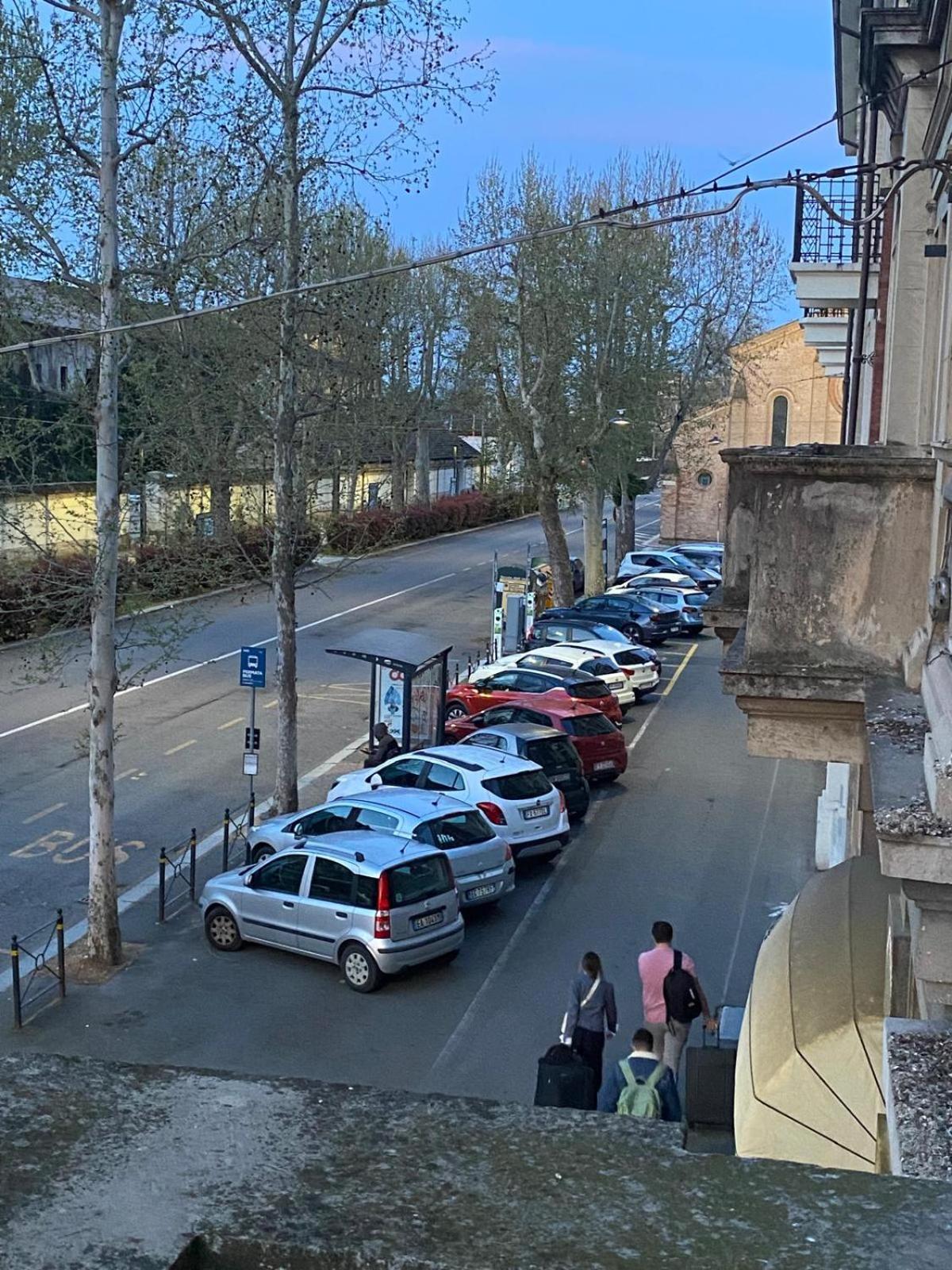 Casa Polly 2 - Ampio E Comodo Appartamento A Voghera Kültér fotó